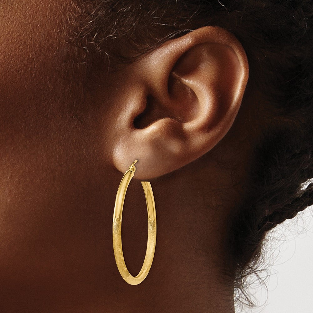 14K Gelbgold Satiniert & Diamantiert 2.5mm Rund Creolen