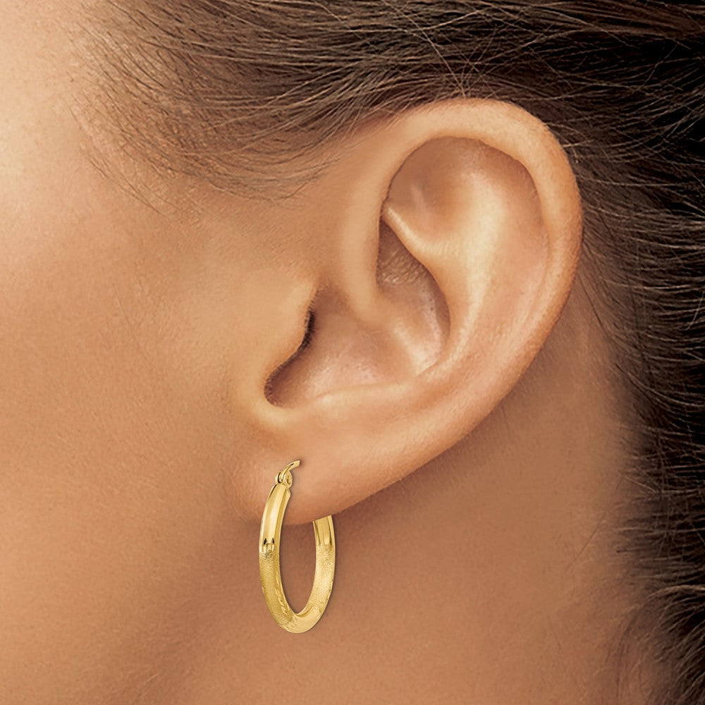 14K Gelbgold Satiniert und Diamantiert 2.5mm Rund Creolen