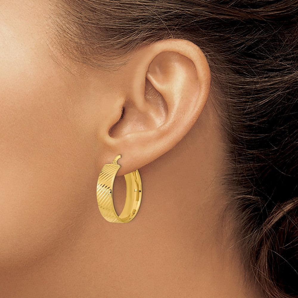 14K Gelbgold 8mm Poliert & Strukturiert Klappbar Creolen