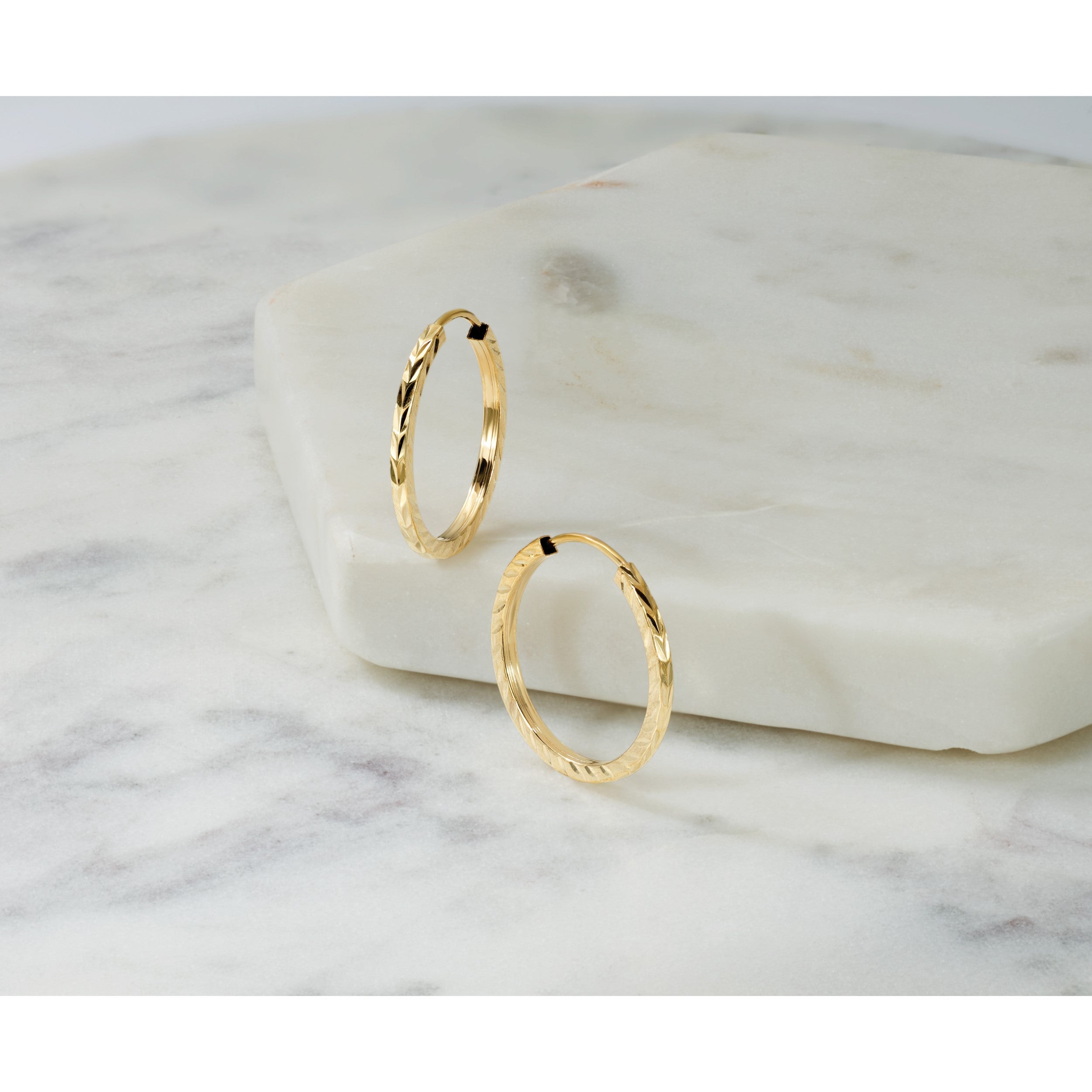 14K Gelbgold Diamantiert Quadratisch Röhre Endlos Creolen