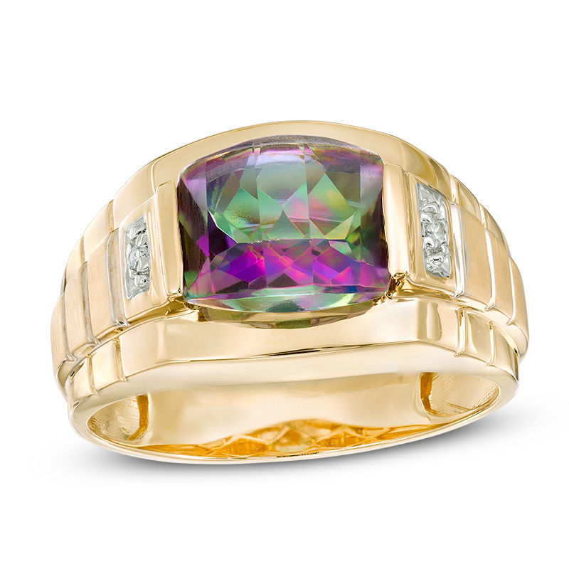 Ring mit Mystic Fire® Topas im Barrel-Schliff und Diamant-Akzenten mit strukturiertem Satin-Finish in 10K Gold