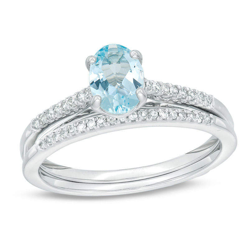 Verlobungsring-Set mit ovalem Aquamarin und 0,125 ct. Diamanten in 14K Weißgold