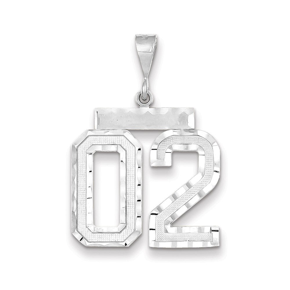 14K Weißgold Zahlen-Charm „02“ mit großem Diamantschliff obenauf