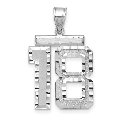 14K Weißgold großer gebürsteter Zahl-18-Charm mit Diamantschliff