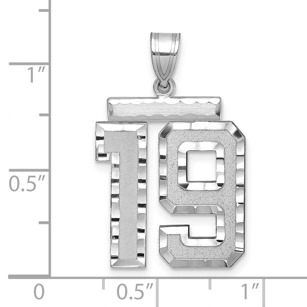 14K Weißgold großer gebürsteter Diamant-Charm mit Zahl 19