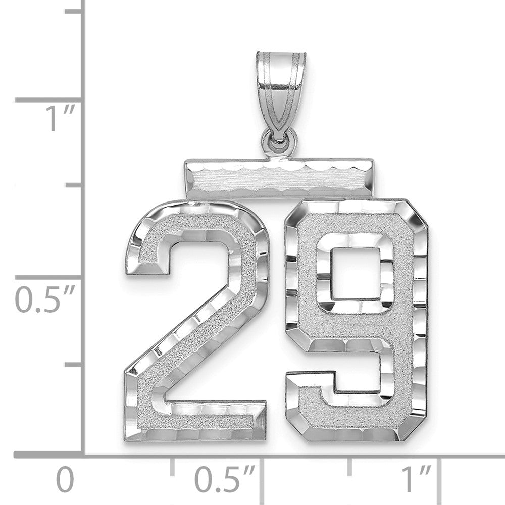 14K Weißgold großer gebürsteter Charm mit Diamantschliff „Zahl 29“