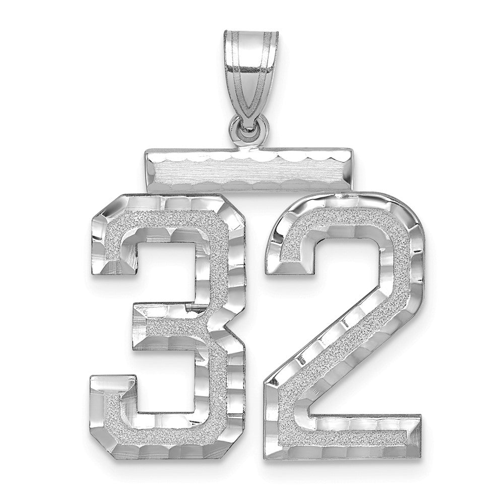 14K Weißgold großer gebürsteter Charm mit Diamantschliff „Zahl 32“