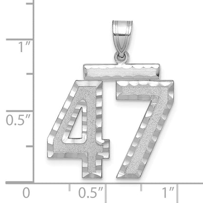 14K Weißgold großer gebürsteter Charm mit Diamantschliff „Zahl 47“