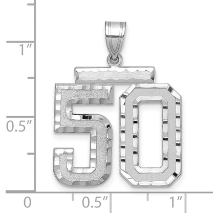 14K Weißgold großer gebürsteter Charm mit Diamantschliff "Zahl 50