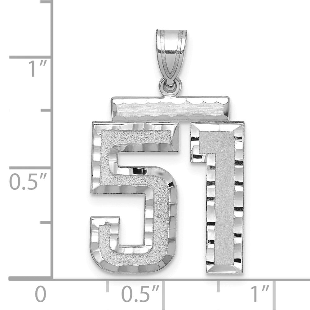 14K Weißgold großer gebürsteter Charm mit Diamantschliff „Zahl 51“