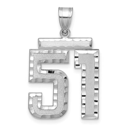 14K Weißgold großer gebürsteter Charm mit Diamantschliff „Zahl 51“