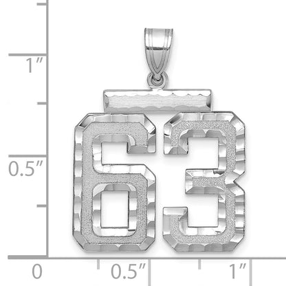 14K Weißgold großer gebürsteter Charm mit Diamantschliff „Zahl 63“