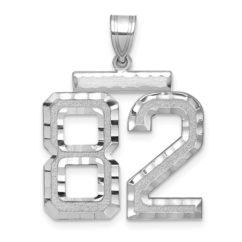 14k Weißgold großer gebürsteter Charm mit Diamantschliff „Zahl 82“