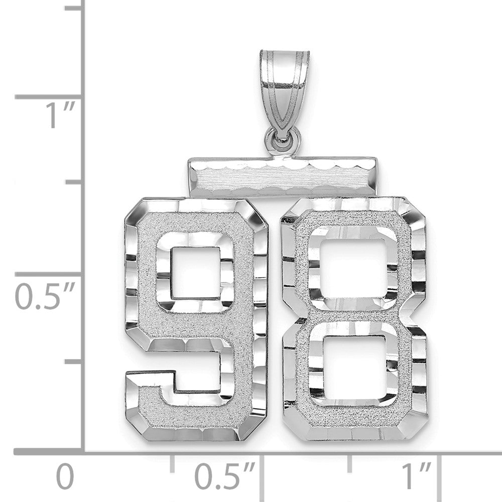14K Weißgold Großer Gebürsteter Diamantgeschliffener Zahlen-Charm „98“
