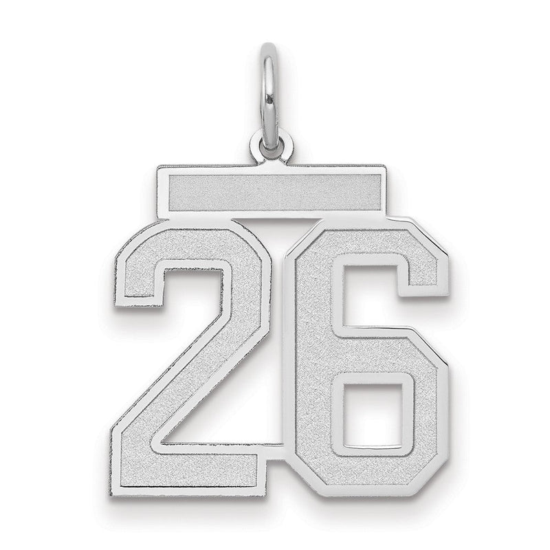 14K Weißgold Charm „Zahl 26“ mit satinierter Oberfläche, mittelgroß