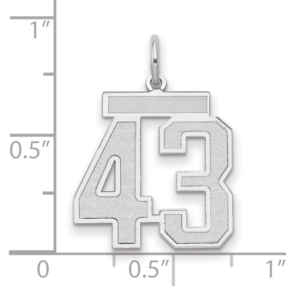 14K Weißgold Charm „Zahl 43“ in mittlerer Größe mit satinierter Oberfläche