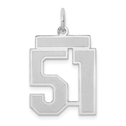 14K Weißgold Charm „Zahl 51“ mit satinierter Oberfläche, mittelgroß