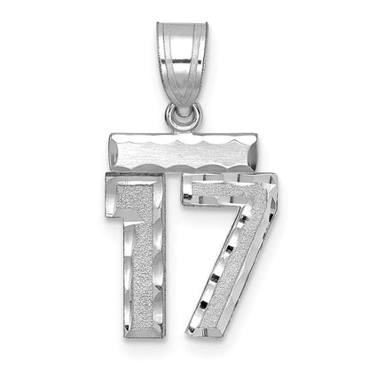 14k Weißgold kleiner gebürsteter Zahlen-Charm „17" mit Diamantschliff
