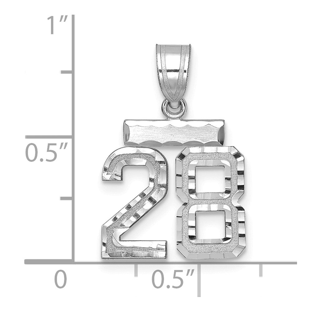 14K Weißgold kleiner gebürsteter Charm mit Diamantschliff, Zahl 28
