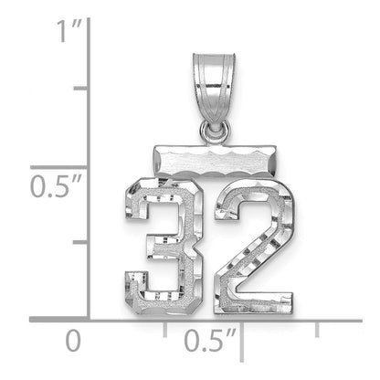 14K Weißgold kleiner gebürsteter Charm mit Diamantschliff Zahl 32