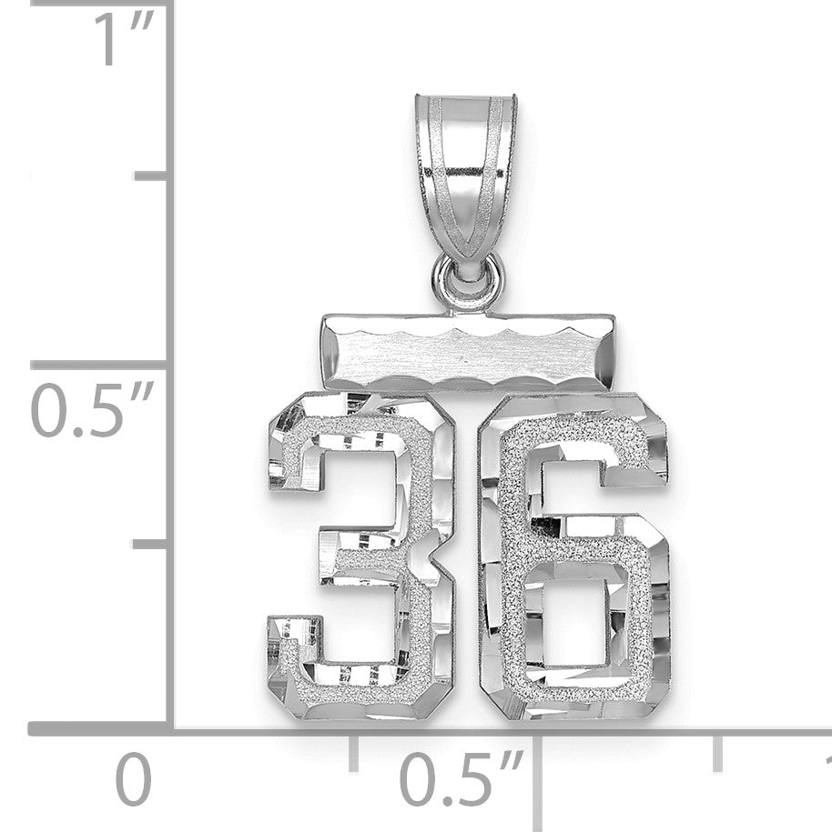 Kleiner Charm „Zahl 36“ aus 14K Weißgold, gebürstet und diamantgeschliffen