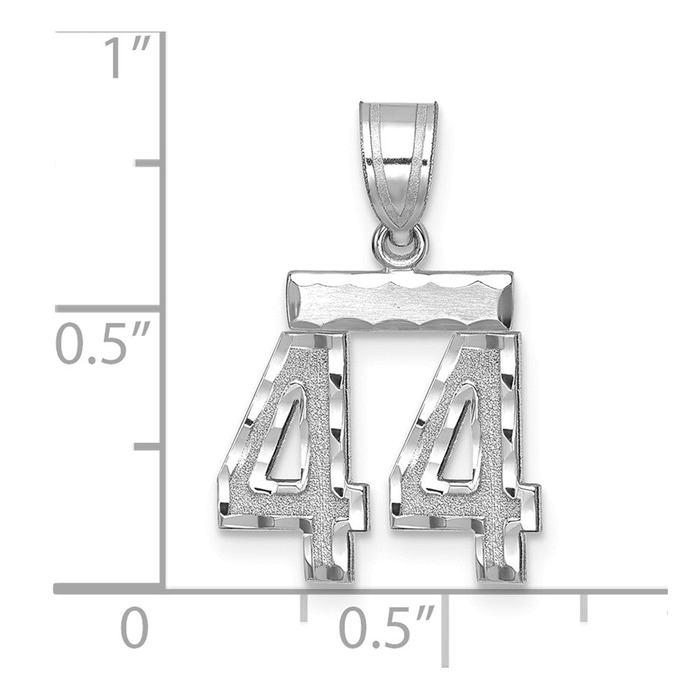 14K Weißgold Kleiner Gebürsteter Diamantgeschliffener Zahl-44-Charm