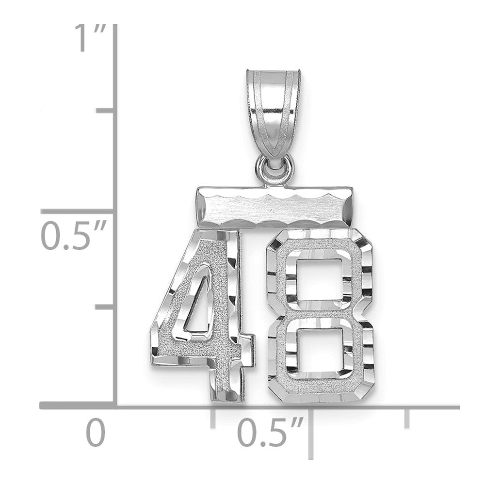 14K Weißgold kleiner gebürsteter Charm mit Diamantschliff, Zahl 48