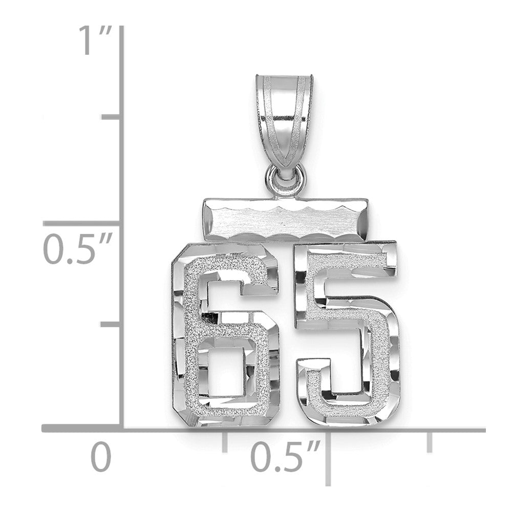 14K Weißgold kleiner gebürsteter diamantgeschliffener Charm „Zahl 65“