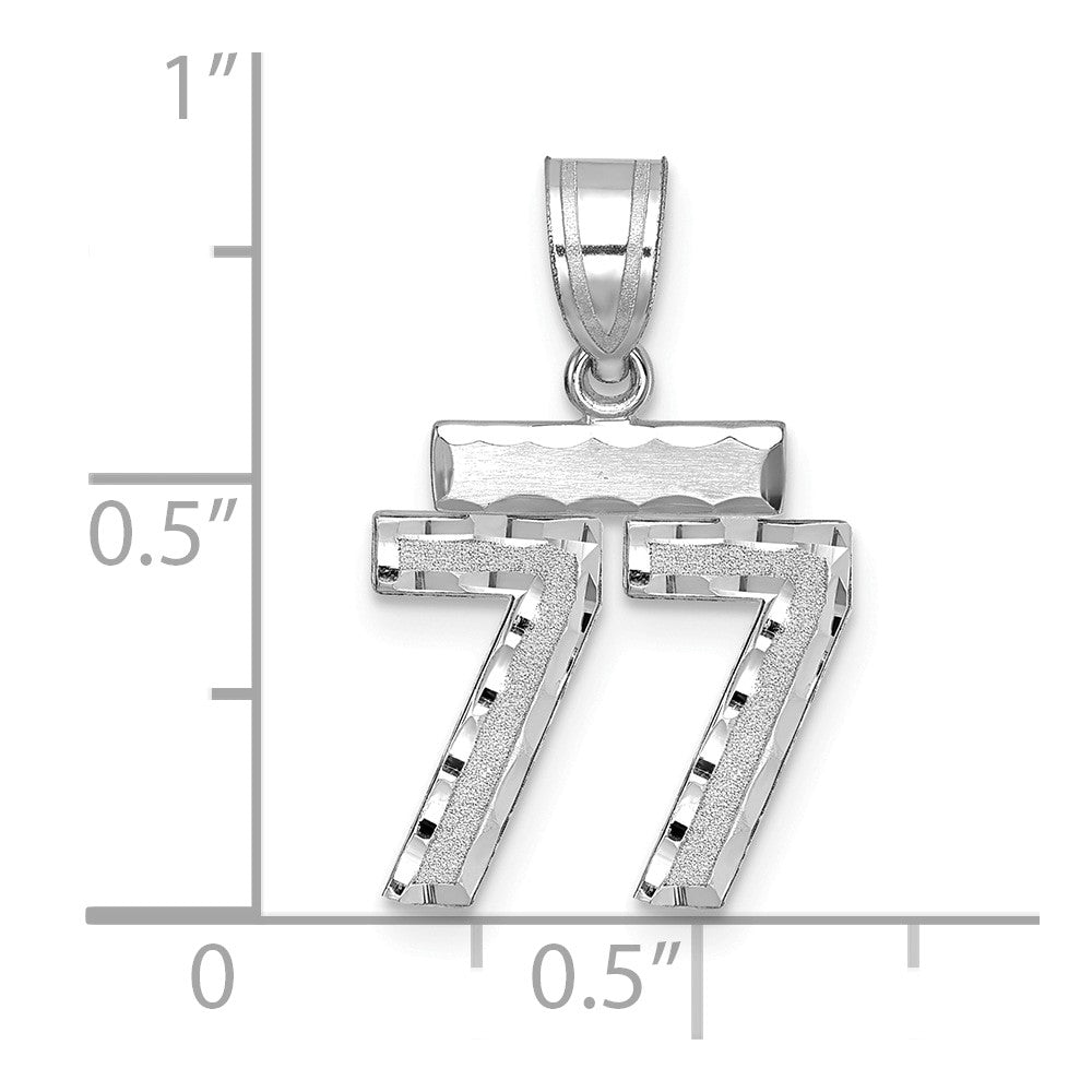 14K Weißgold kleiner gebürsteter diamantgeschliffener Zahl-77-Charm