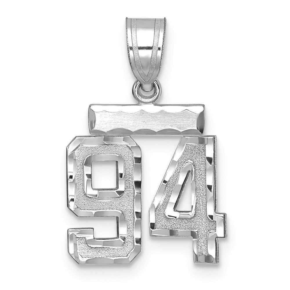 14K Weißgold kleiner gebürsteter Charm mit Diamantschliff Zahl 94