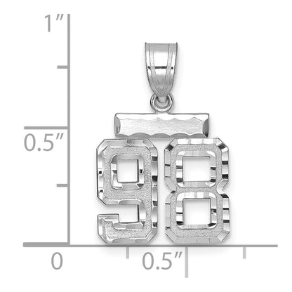 14K Weißgold kleiner gebürsteter Charm mit Diamantschliff Zahl 98