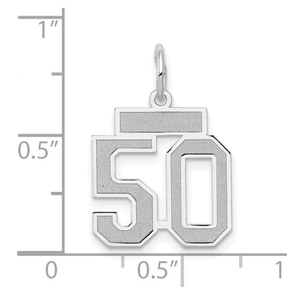 14K Weißgold kleiner Charm „Zahl 50“ mit satinierter Oberfläche