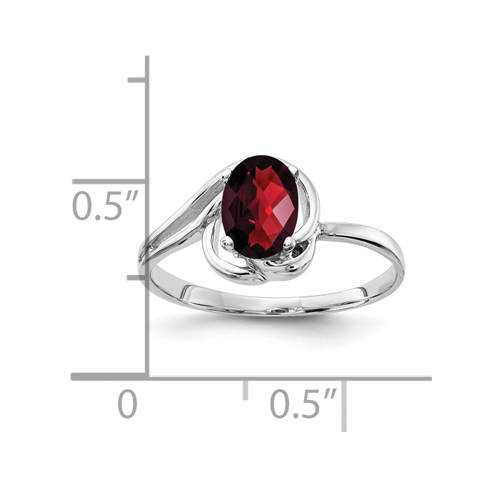 14K Weißgold Ring mit ovalem Granat im Schachbrettschliff, 7x5 mm