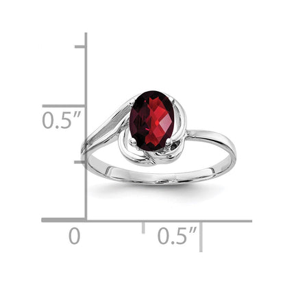 14K Weißgold Ring mit ovalem Granat im Schachbrettschliff, 7x5 mm