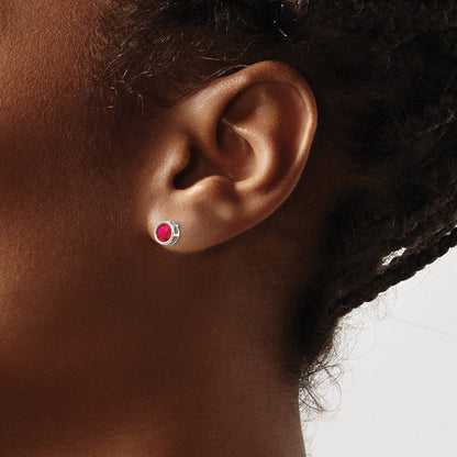 14K Weißgold Ohrstecker mit Rubin, Zargenfassung, 5 mm