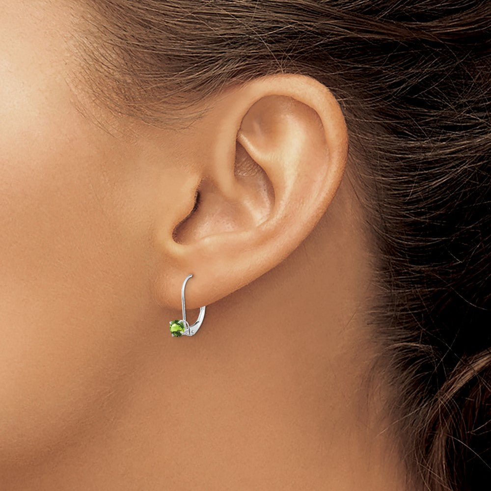 14K Weißgold 4mm Rund August/peridot Ohrhänger mit Brisur