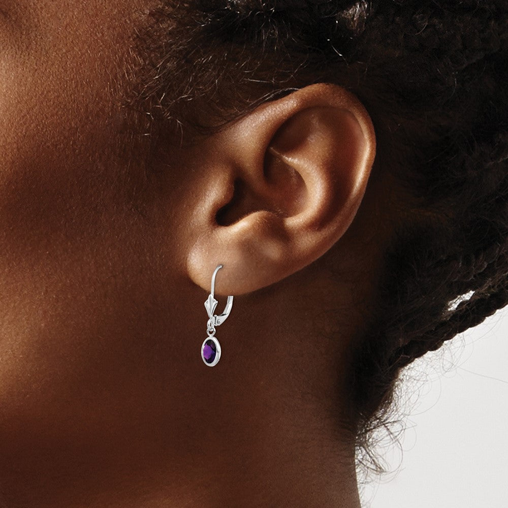 14K Weißgold Ohrringe mit ovalem Amethyt, 6 x 4 mm (Februar-Geburtsstein)