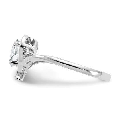 14K Weißgoldring mit Topas und Diamanten in Herzform