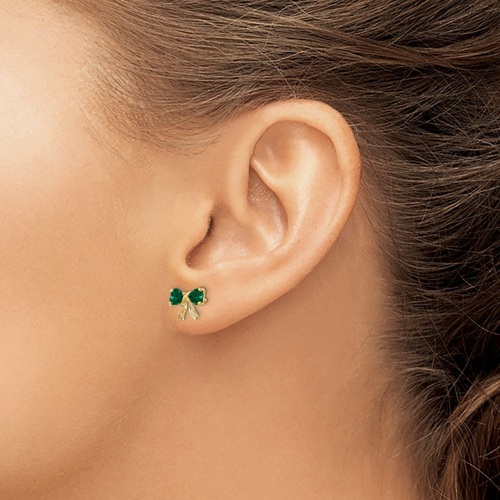 14K Gelbgold Ohrstecker, poliert, mit synthetischem Smaragd, Schleifen-Design
