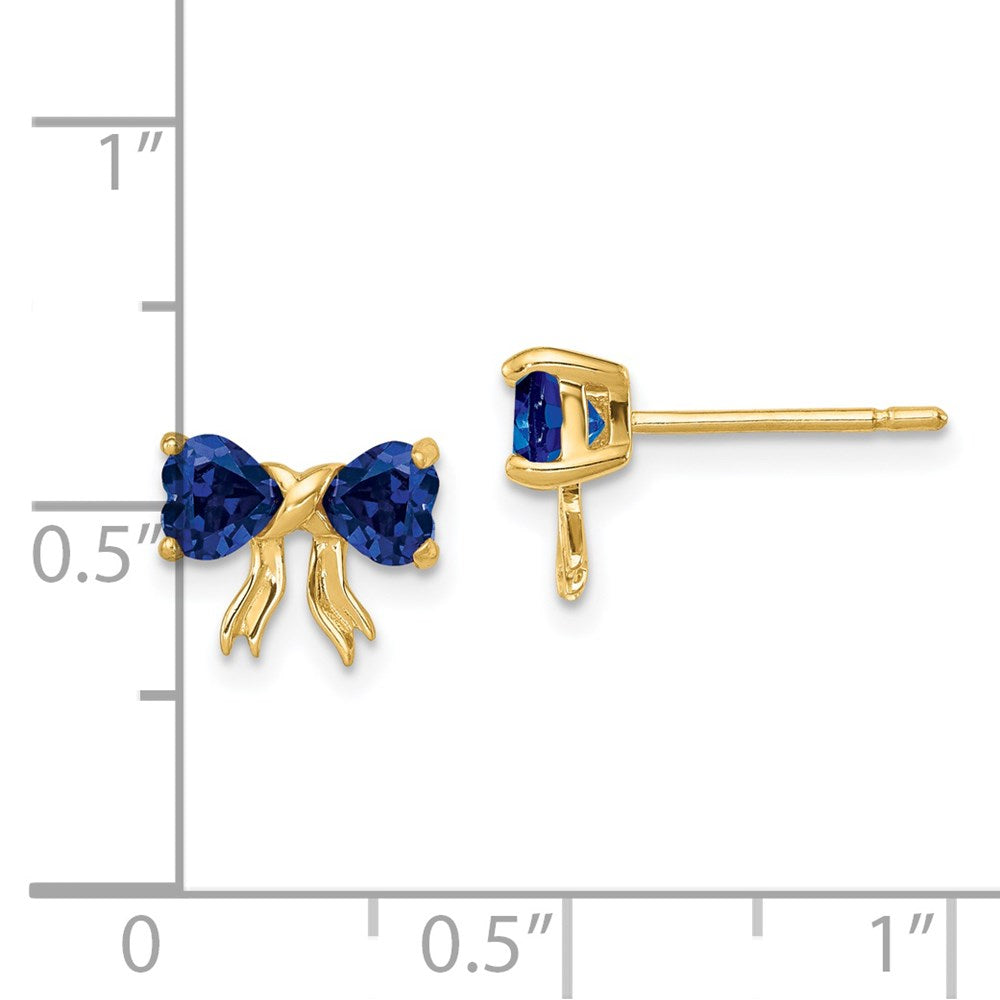 14K Gold Polierte Ohrstecker mit synthetischem Saphir in Schleifenform