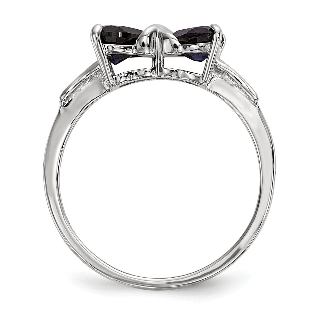 14K Weißgold Ring mit poliertem synthetischem Saphir in Schleifenform