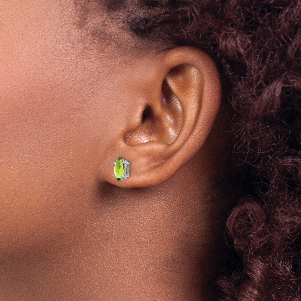 14K Weißgold Peridot-Marquise-Ohrstecker, 8x4mm