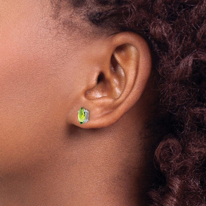 14K Weißgold Peridot-Marquise-Ohrstecker, 8x4mm