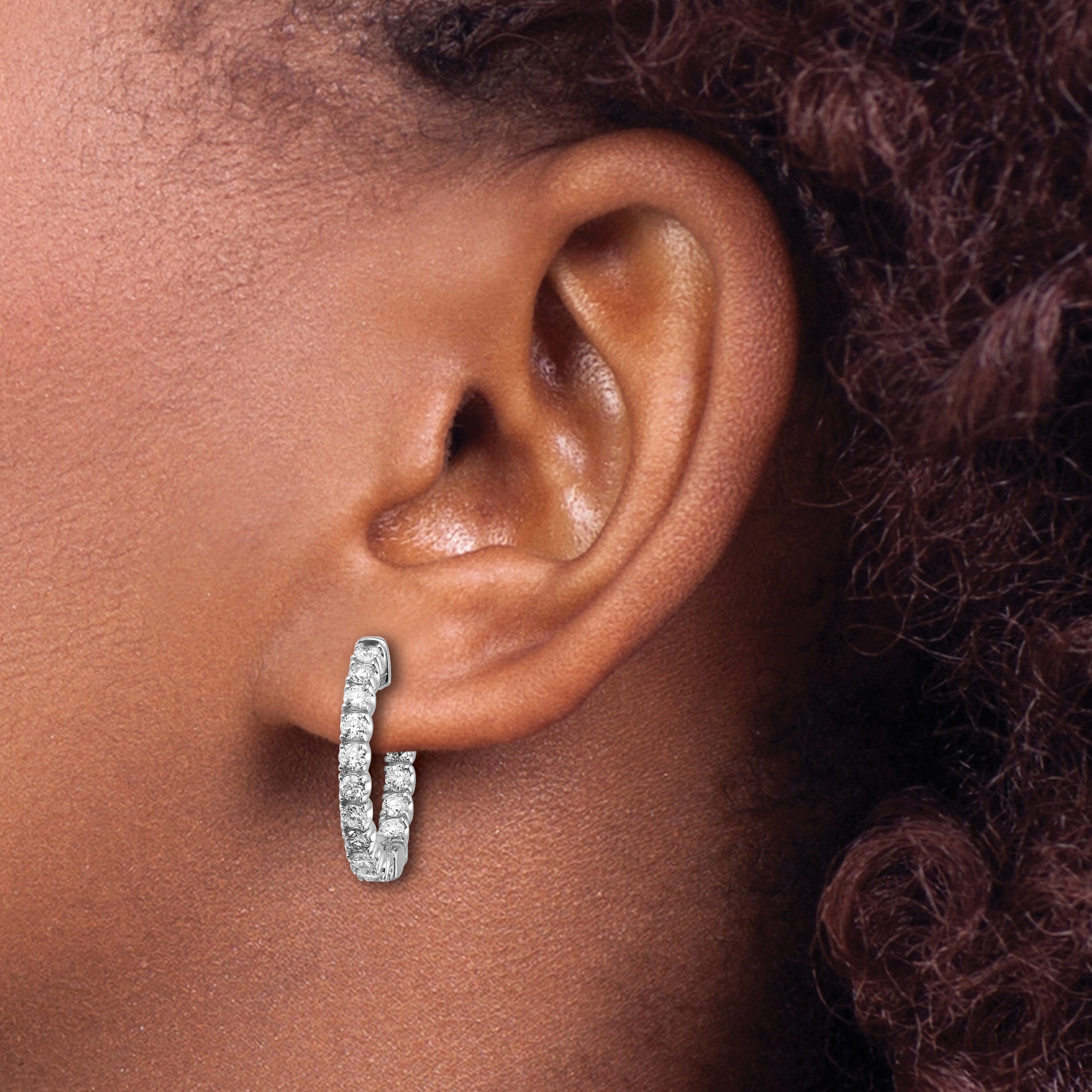 14K Weißgold Creolen mit 1,5 ct. im Labor gezüchteten Diamanten VS/SI+ G+, rund, In-and-Out-Fassung mit Sicherheitsverschluss