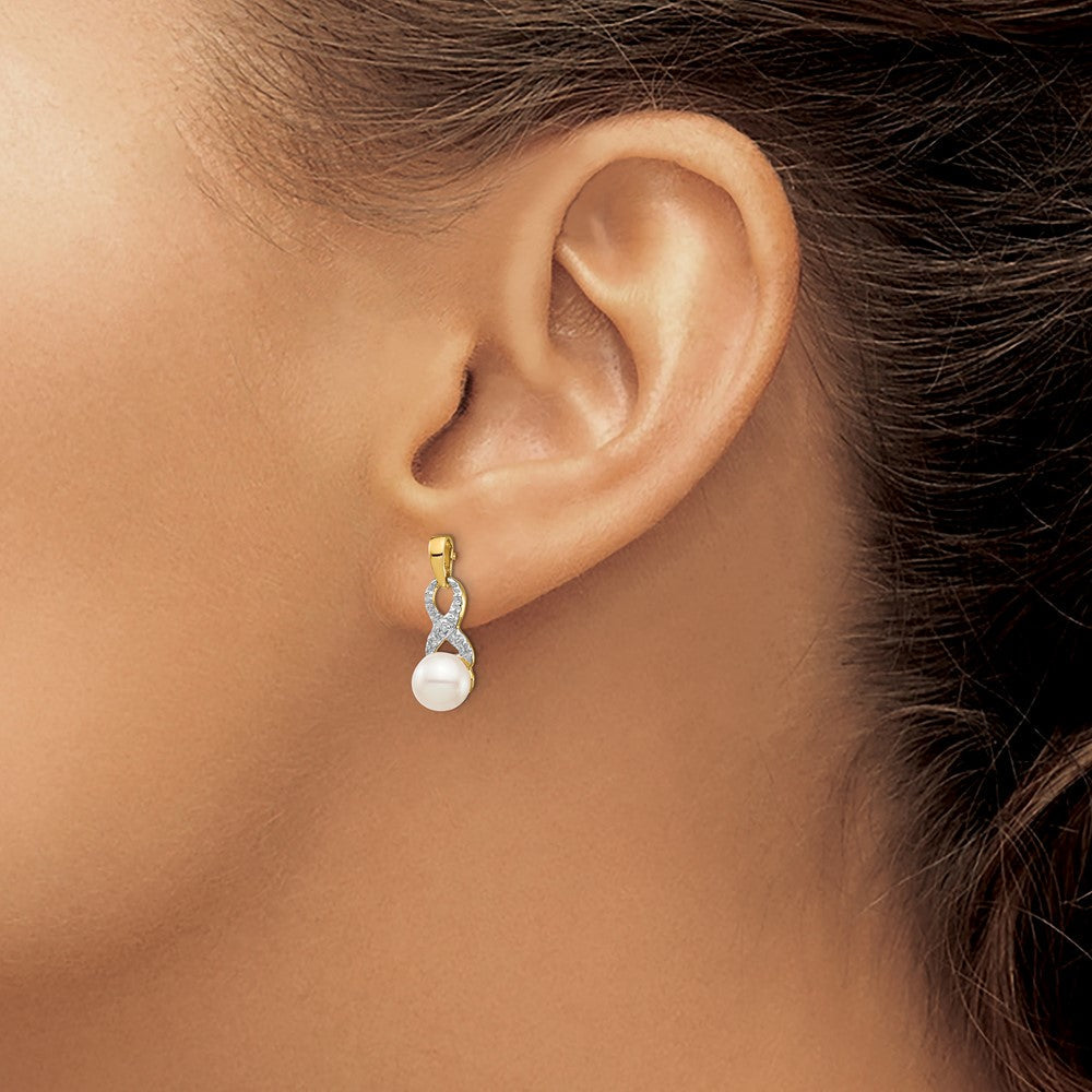 14K Gelbgold Ohrhänger mit 6-7 mm weißer runder Süßwasser-Zuchtperle und 0,01 ct. echtem Diamant