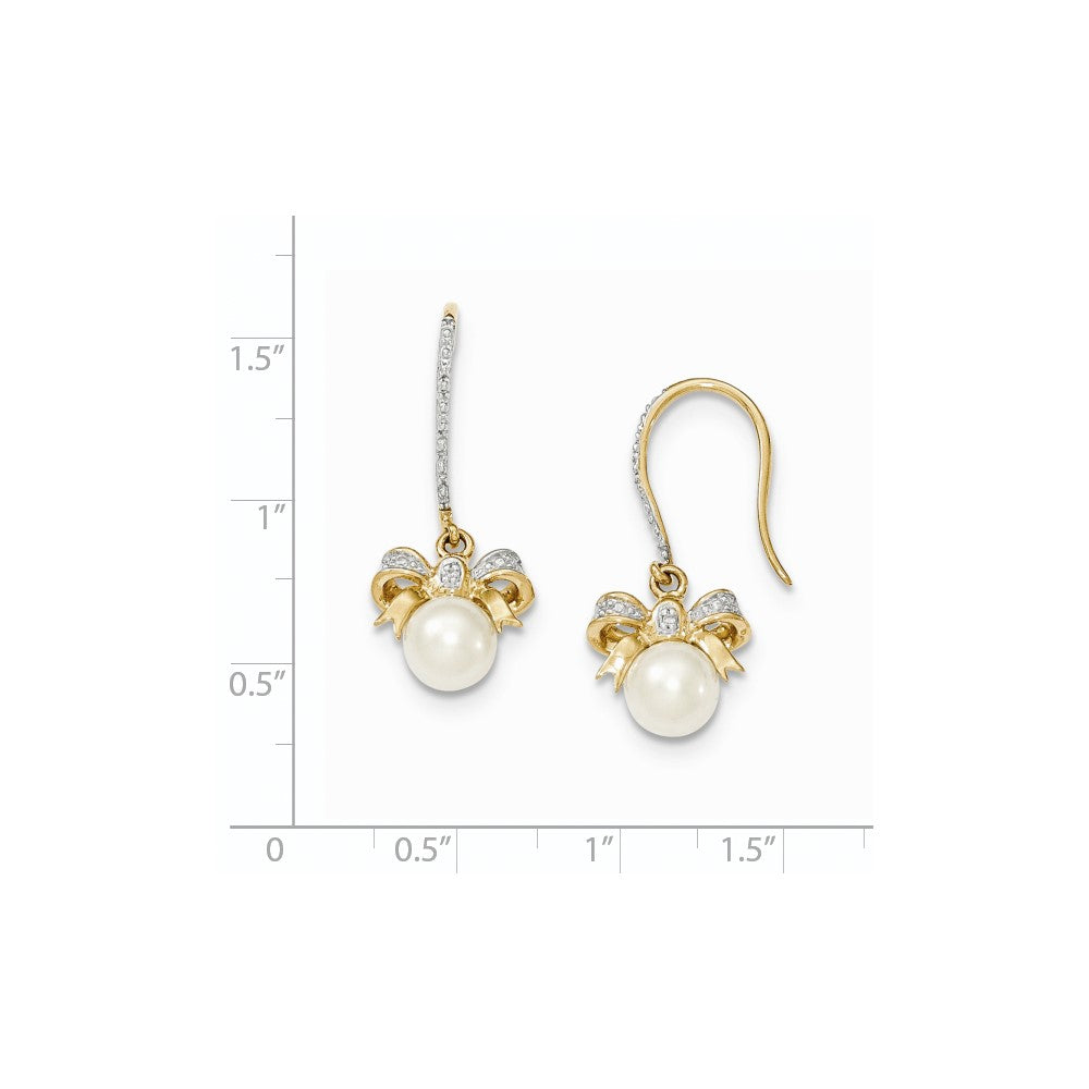 14K Gelbgold Ohrhänger mit echten Diamanten und 7-8 mm runden FW-Zuchtperlen in Schleifen-Design