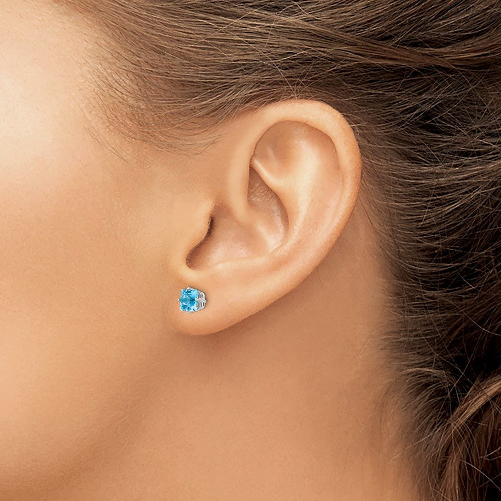 14K Weißgold Ohrstecker mit Blautopas im Prinzessschliff, 5 mm