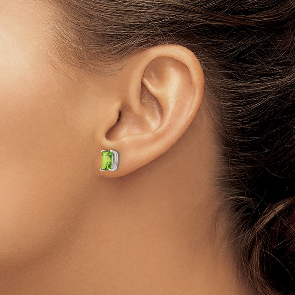14K Weißgold Ohrringe mit Peridot im Smaragdschliff, 7 x 5 mm
