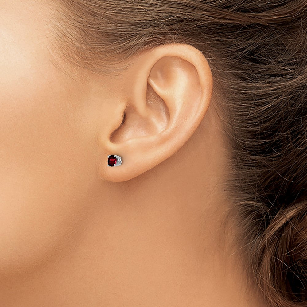 14K Weißgold Ohrstecker mit Granat, 4 mm