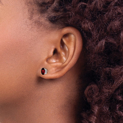 14K Weißgold Ohrringe mit ovalem Granat, 6x4 mm